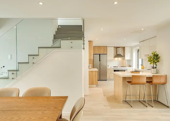 Blissful Restelo Villa